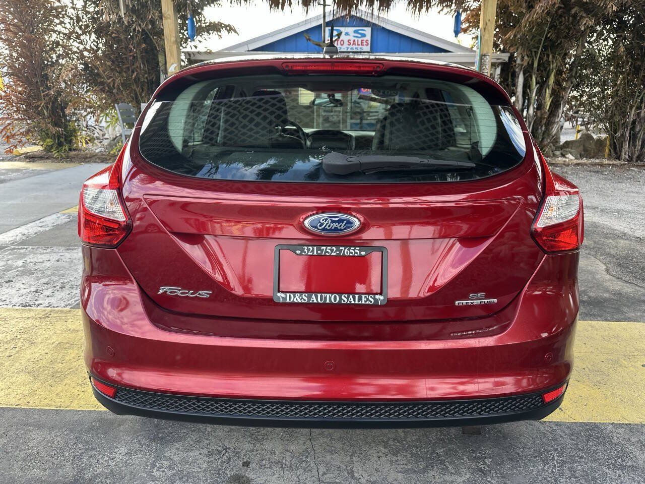 Used 2014 Ford Focus SE w/ Equipment Group 201A FWD image 6