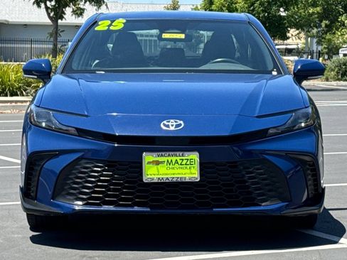 Used 2025 Toyota Camry SE FWD image 7