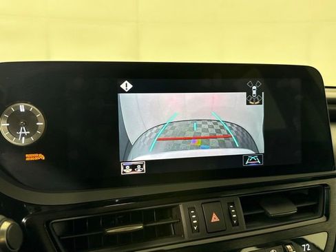 Used 2022 Lexus ES 300h w/ Premium Package image 20