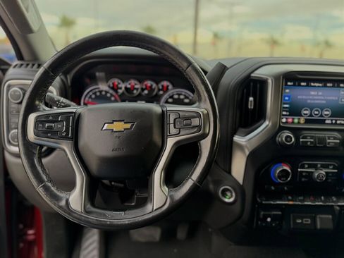 Used 2021 Chevrolet Silverado 1500 LT w/ Z71 Off-Road Package image 2