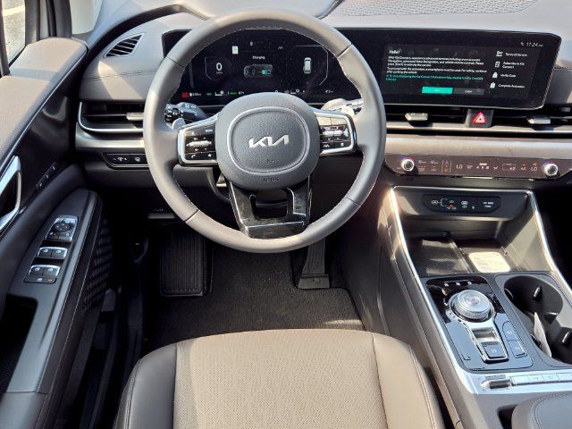 Certified 2026 Kia Carnival Hybrid FWD image 12