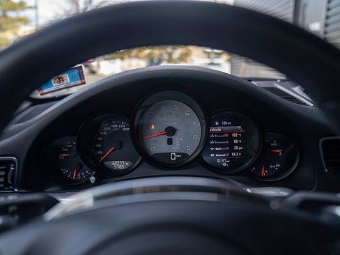 Used 2013 Porsche 911 Carrera S image 9