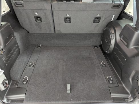 Used 2023 Jeep Wrangler Unlimited Sahara image 19