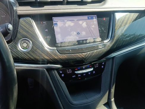 Used 2020 Cadillac XT6 Premium Luxury FWD image 6