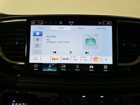 Used 2025 Chrysler Pacifica Select w/ Fav Edition Package image 30