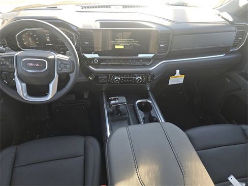 New 2026 GMC Sierra 1500 SLT image 12