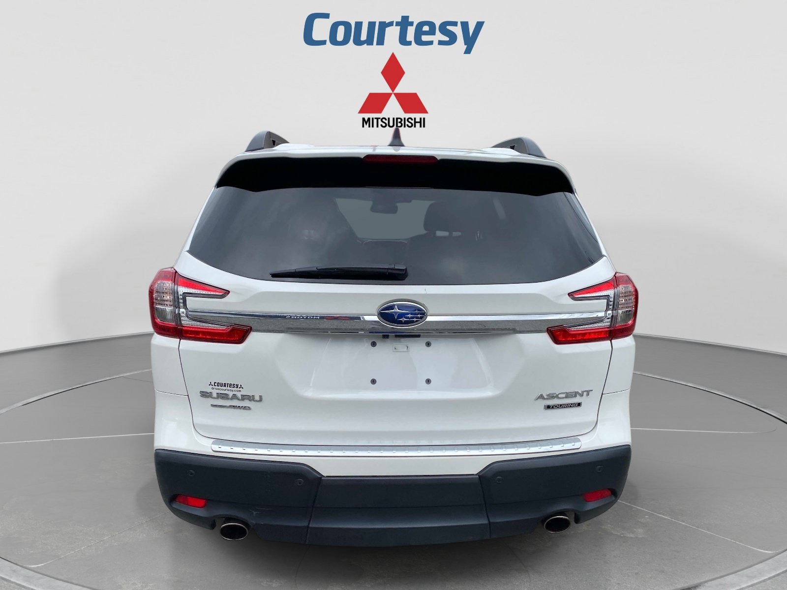 Used 2023 Subaru Ascent Touring AWD/4WD image 4