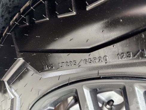 Used 2024 Tesla Cybertruck AWD Crew Cab image 34