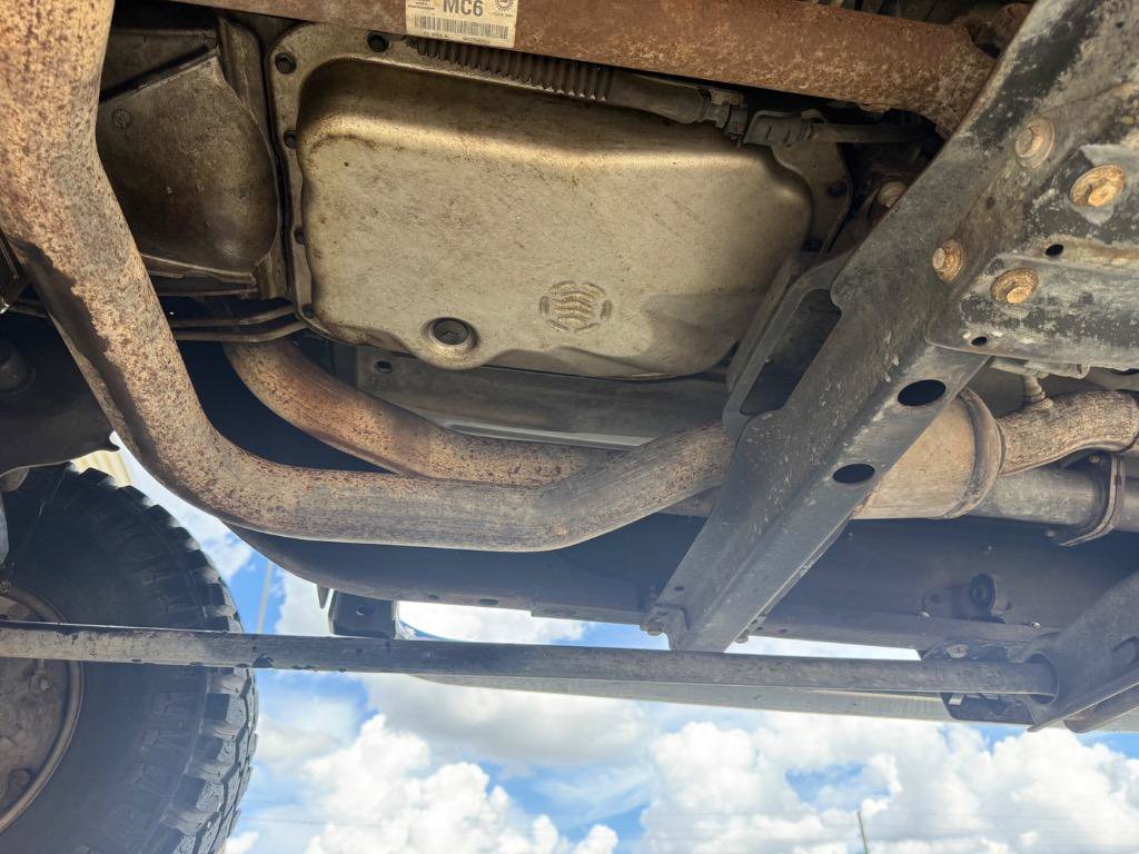 Used 2004 Chevrolet Silverado 2500 LT w/ Skid Plate Package AWD/4WD image 12