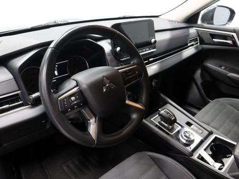 Used 2024 Mitsubishi Outlander SE image 26