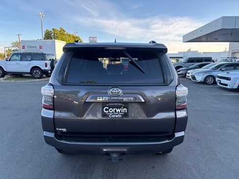 Used 2019 Toyota 4Runner SR5 AWD/4WD image 7