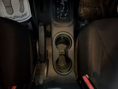 Used 2015 Jeep Wrangler Unlimited Sport w/ Quick Order Package 24S AWD/4WD image 19