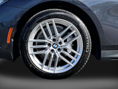 Used 2025 BMW 530i xDrive w/ Premium Package AWD/4WD image 8
