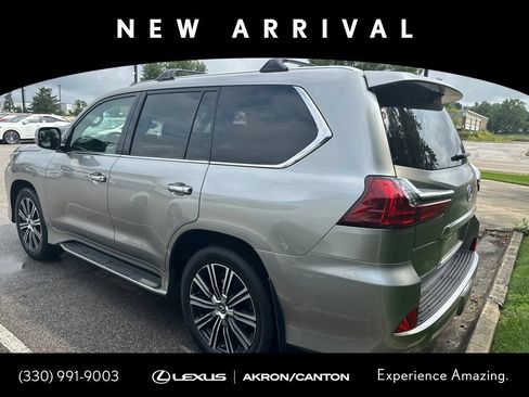 Used 2018 Lexus LX 570 4WD w/ Luxury Package image 7