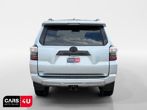 Used 2021 Toyota 4Runner TRD Off-Road Premium w/ Moonroof Package AWD/4WD image 6