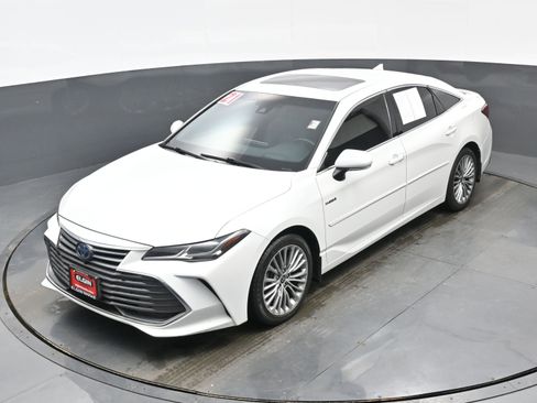 Used 2021 Toyota Avalon Limited image 38