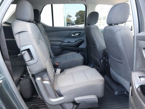 Used 2020 Chevrolet Traverse LT image 18