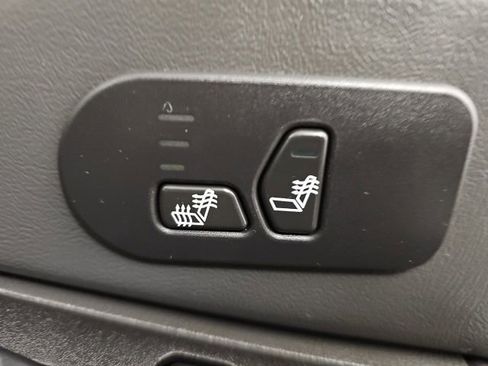 Used 2004 GMC Sierra 2500 SLT w/ Heavy-Duty Power Package image 32