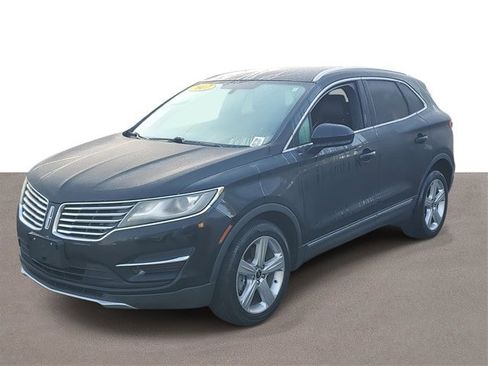 Used 2017 Lincoln MKC Premiere image 2