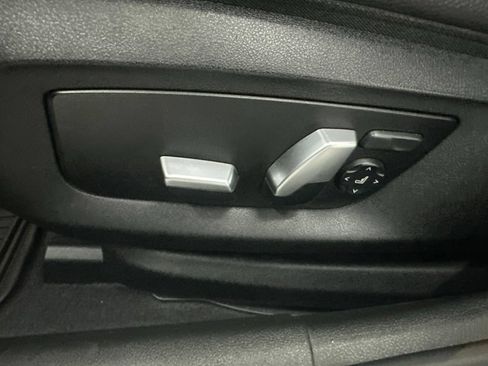 Used 2019 BMW 530e w/ Convenience Package RWD image 26