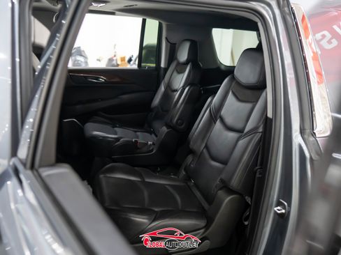 Used 2019 Cadillac Escalade ESV Luxury image 21