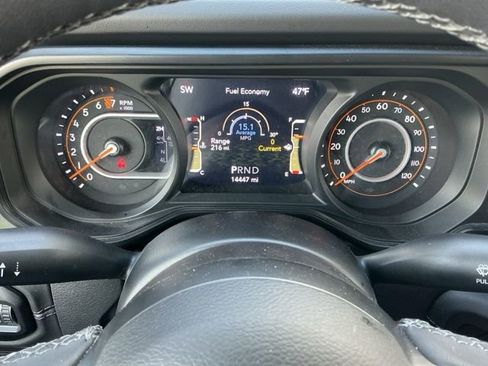 Used 2025 Jeep Gladiator Mojave AWD/4WD image 14