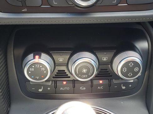 Used 2015 Audi R8 V10 w/ Full Leather Package image 31