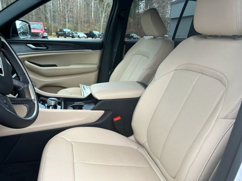 New 2025 Jeep Grand Cherokee Limited w/ Luxury Tech Group II image 22