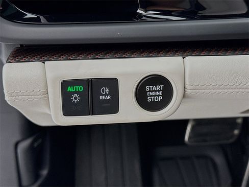 Certified 2025 Porsche Panamera GTS image 15