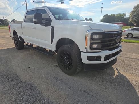 Used 2023 Ford F250 XLT w/ Black Appearance Package AWD/4WD image 13