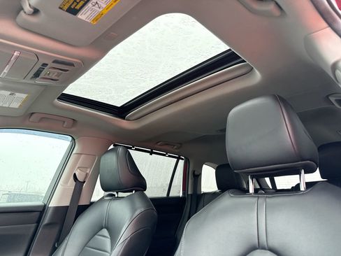 Used 2022 Toyota Highlander XLE image 16