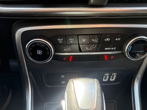 Used 2018 Ford EcoSport SE w/ SE Convenience Package image 25