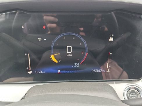 Used 2025 Chevrolet Trax LT w/ LT Convenience Package image 23