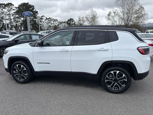 Used 2023 Jeep Compass Limited image 2