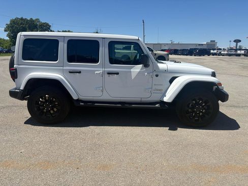 Used 2023 Jeep Wrangler Unlimited Sahara w/ Cold Weather Group AWD/4WD image 2