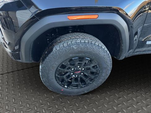 New 2026 GMC Canyon Elevation w/ Convenience Package image 23