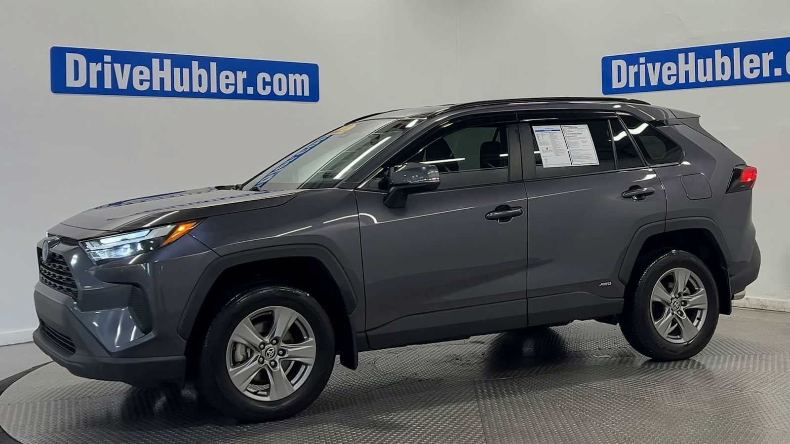 Used 2024 Toyota RAV4 XLE AWD/4WD image 4