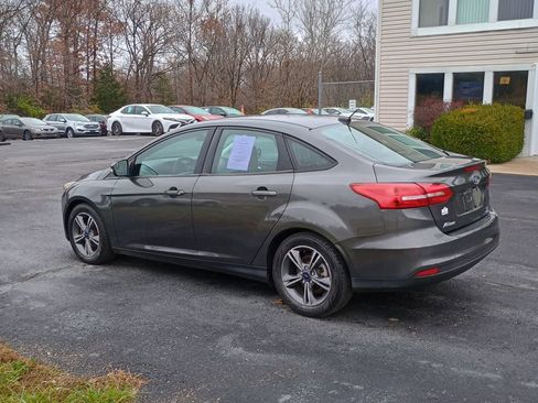 Used 2017 Ford Focus SE image 3