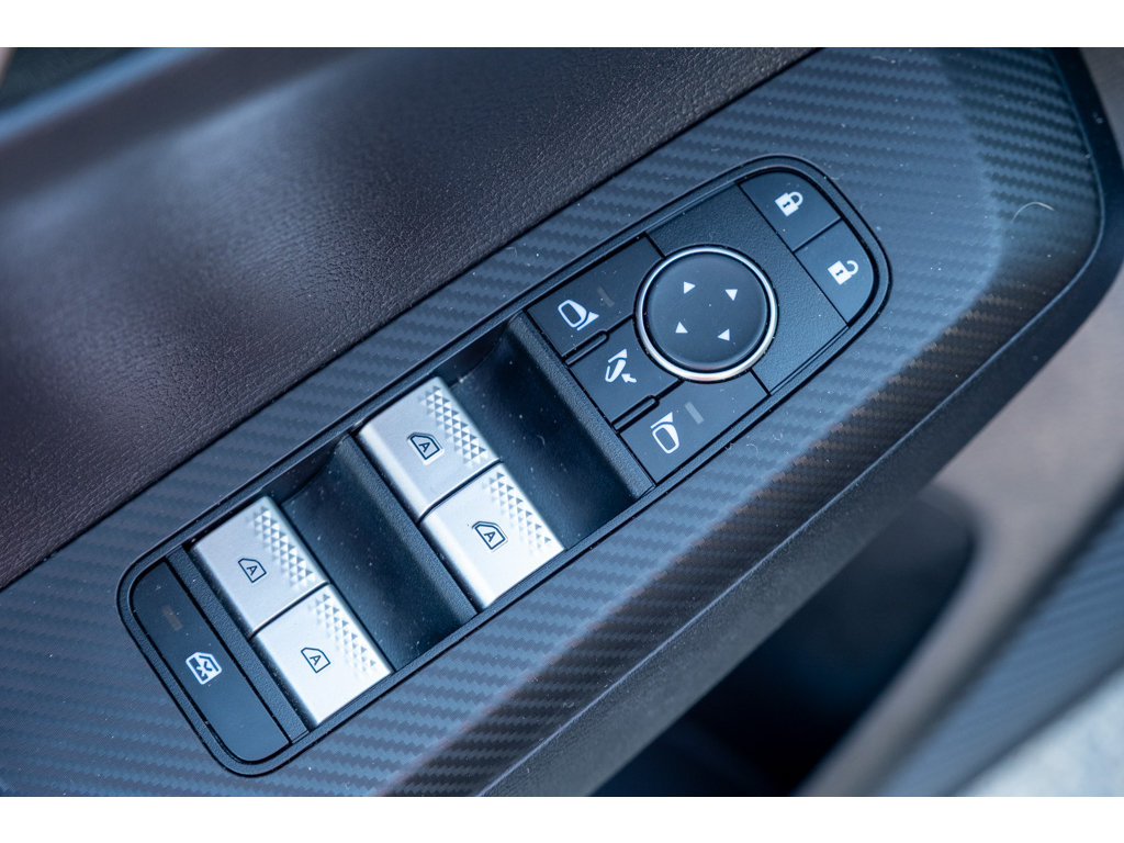 Used 2024 Mitsubishi Outlander SE AWD/4WD image 14