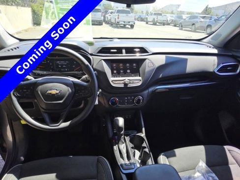 Used 2021 Chevrolet TrailBlazer LS FWD image 4