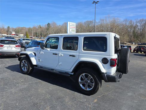 Used 2022 Jeep Wrangler Unlimited Sahara w/ LED Lighting Group image 6