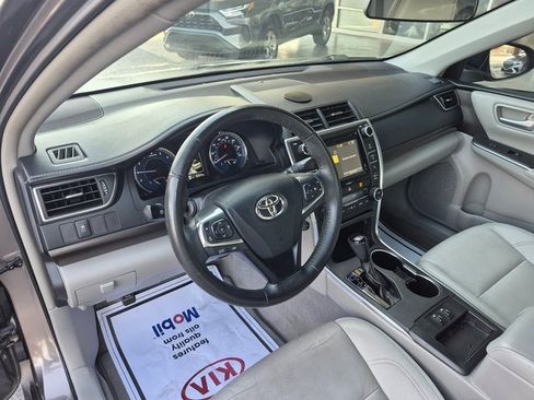 Used 2017 Toyota Camry XLE image 9
