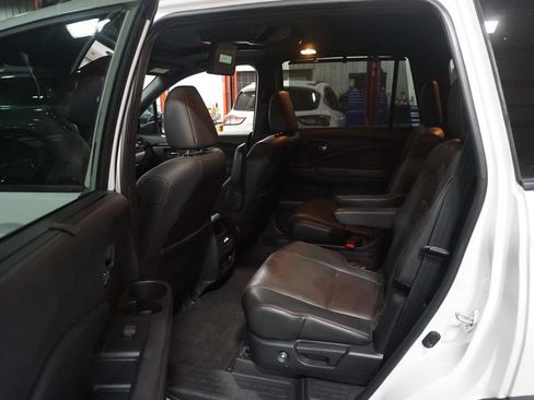 Used 2021 Honda Pilot Black Edition image 16