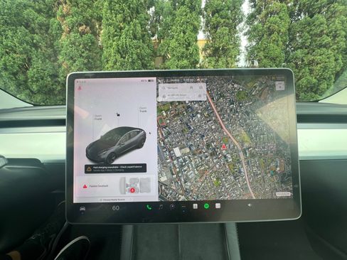 Used 2021 Tesla Model 3 Standard Range Plus image 16