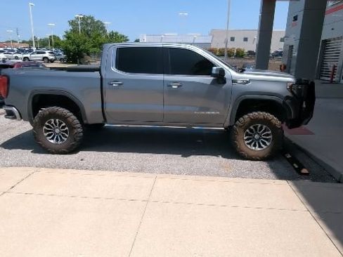 Used 2020 GMC Sierra 1500 SLE w/ SLE Value Package AWD/4WD image 9