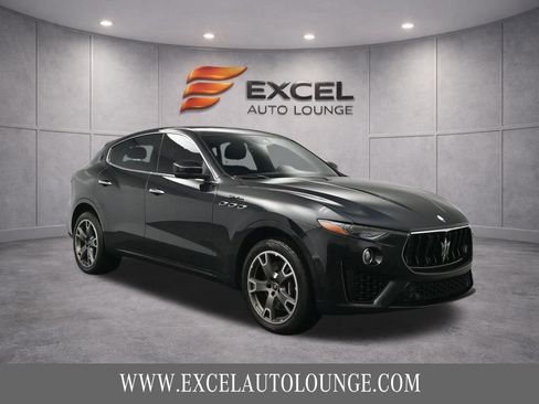 Used 2023 Maserati Levante Modena image 11