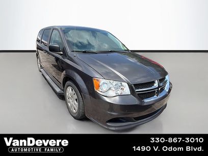 Used 2019 Dodge Grand Caravan SE w/ UConnect Hands-Free Group
