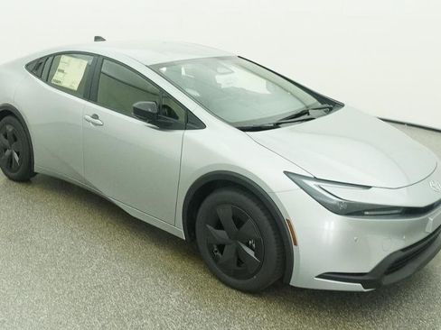 New 2026 Toyota Prius LE FWD image 10