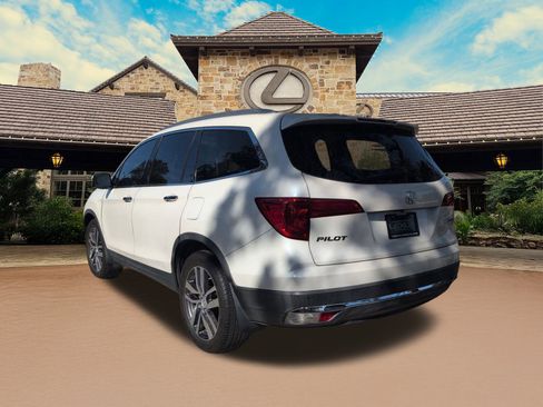 Used 2016 Honda Pilot Touring image 3