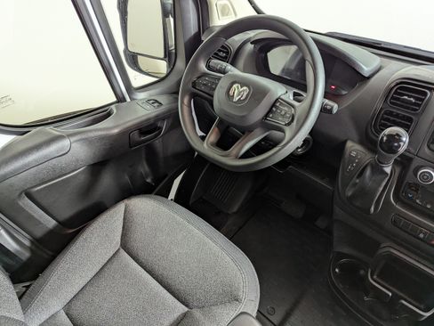 Used 2025 RAM ProMaster 2500 w/ U-Haul Equipment Group FWD image 9